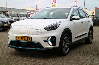 Kia e-Niro DynamicLine 64 kWh | SOH 94.4 % | Camera | Accu Garantie! | Goed onderhouden! |