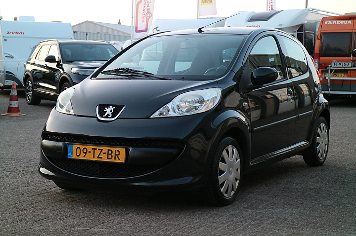 Peugeot 107 1.0-12V XS **VERKOCHT**