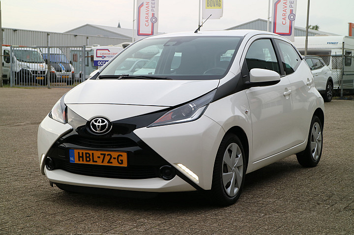 Toyota Aygo 1.0 VVT-i x-play | Carplay | Camera | Led |